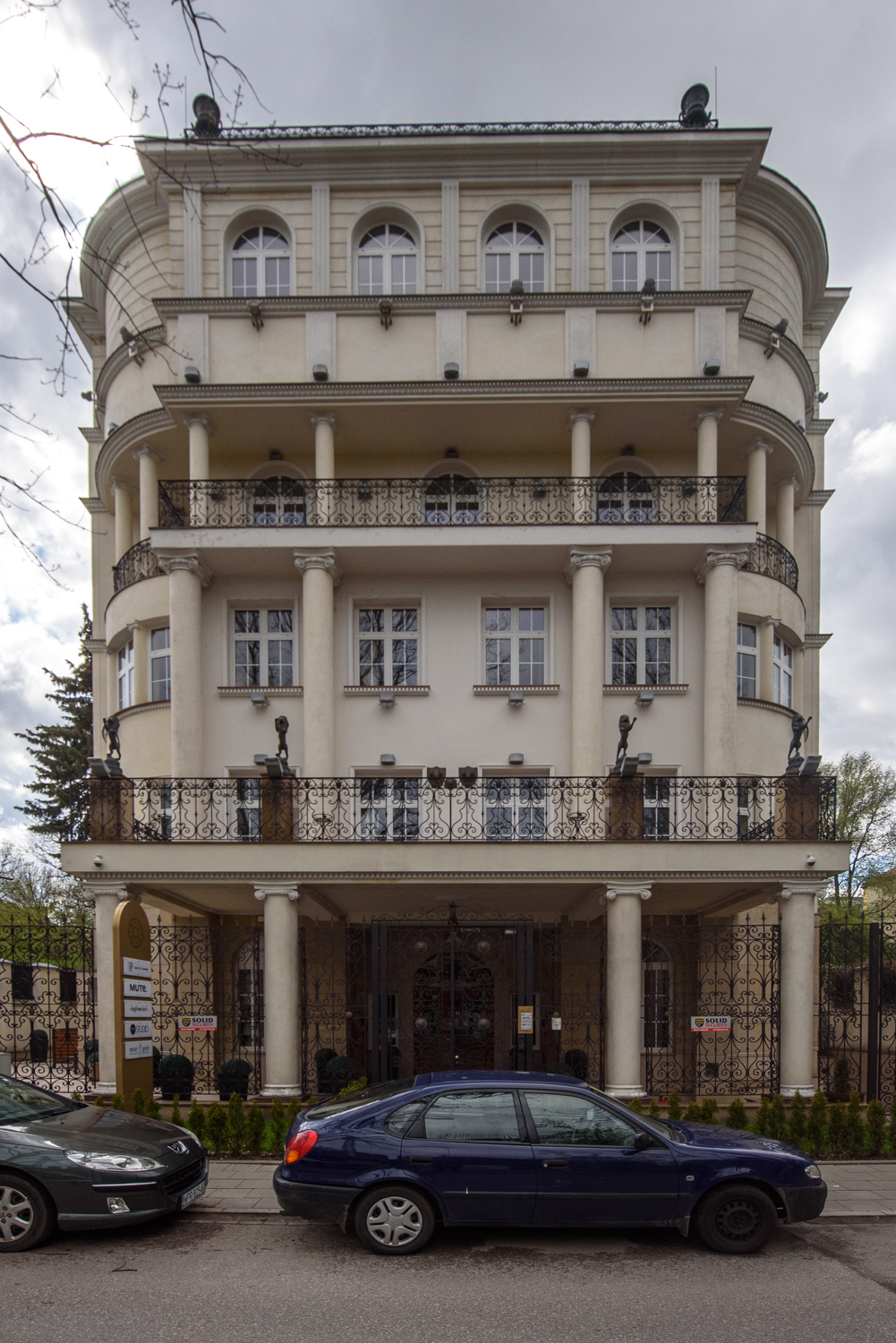 Zdjęcie architektury budynku Budynek biurowy